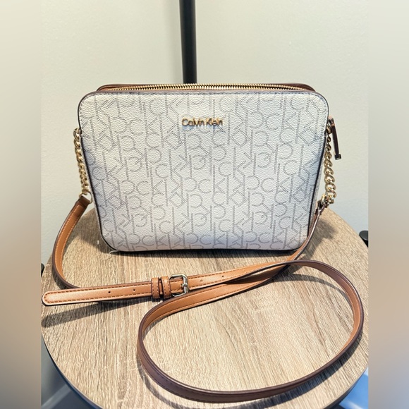 Calvin Klein Monogram Crossbody bag - Picture 1 of 7